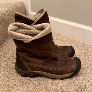 Keen brown boots